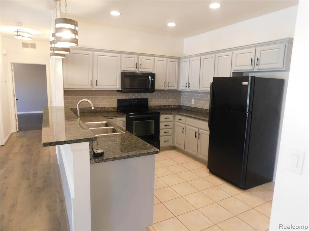 5555 Acorn Lane, Sterling Heights, MI 48314 — Photo 9