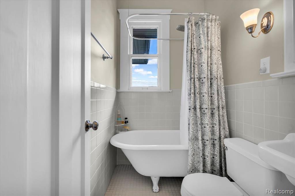 658 Longfellow Street, Detroit, MI 48202 — Photo 59