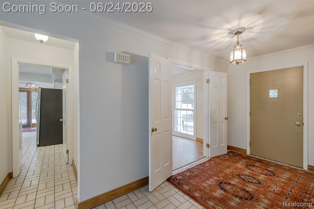 710 Basswood Drive, Rochester Hills, MI 48309 — Photo 6