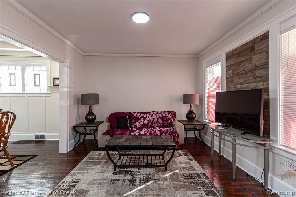 215 Winona Street, Highland Park, MI 48203 — Photo 5