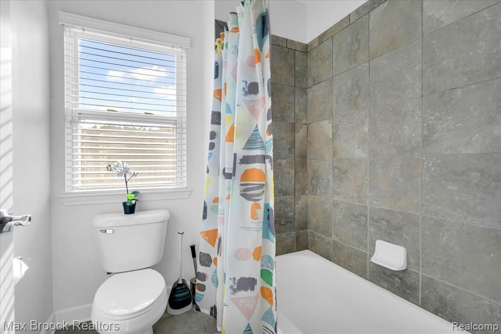 27023 Ladbroke Street, Novi, MI — Photo 37