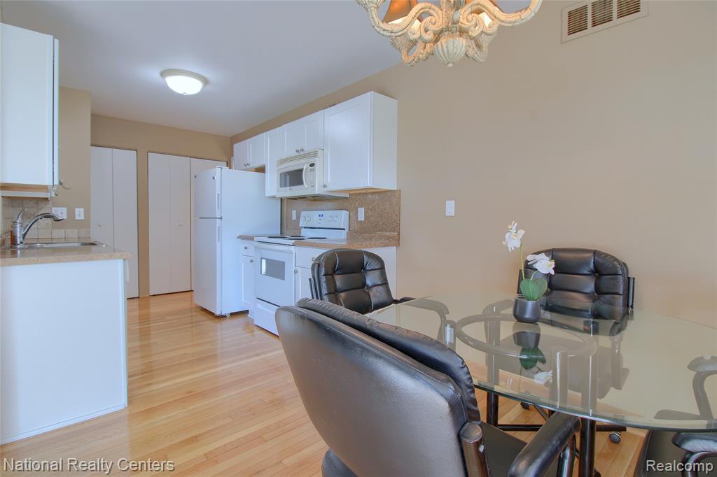 16547 Middlebelt Road, 6, Livonia, MI 48154 — Photo 12