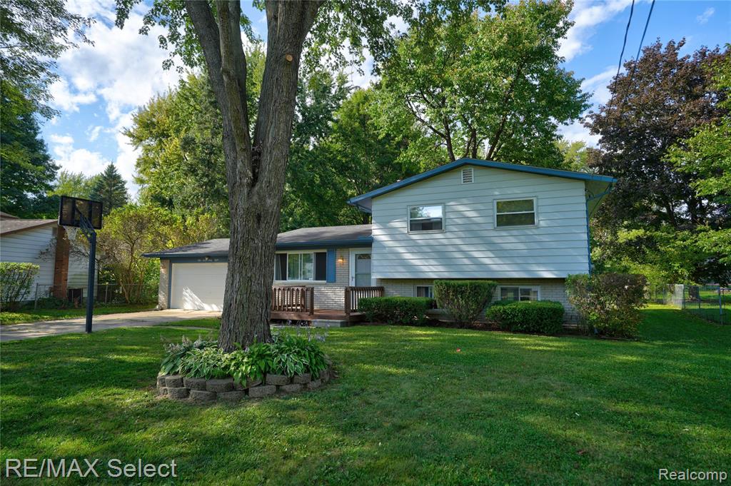 5368 Dunbar Drive, Grand Blanc, MI 48439 — Photo 3
