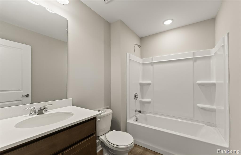 51105 Deerbrook Drive, Macomb, MI 48042 — Photo 31