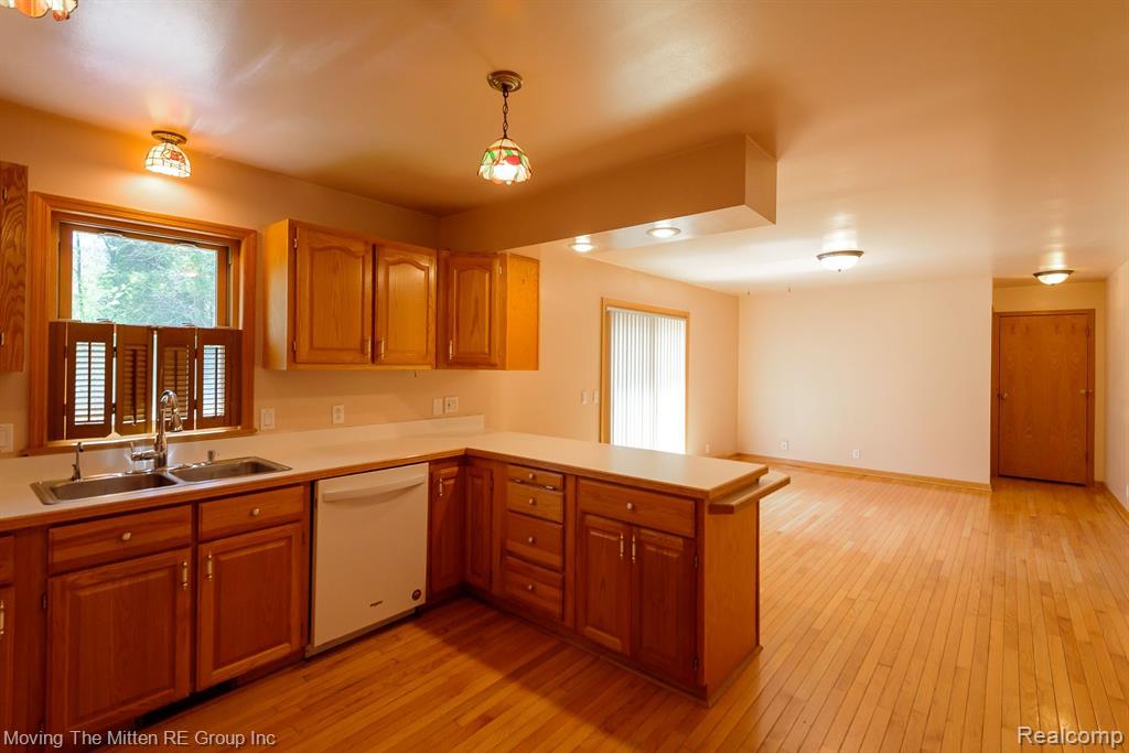 49335 WEAR Road, Belleville, MI 48111 — Photo 17