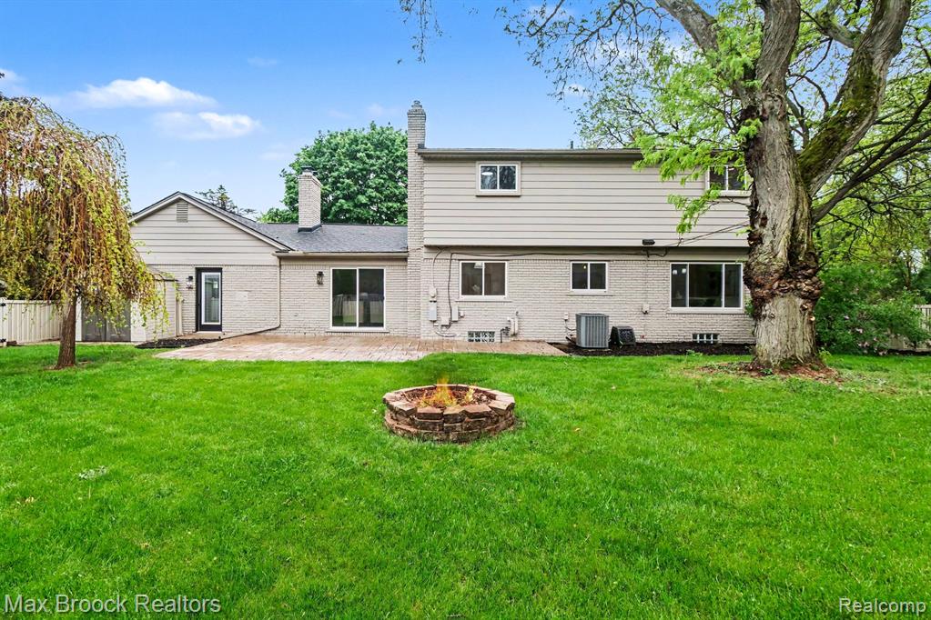 2808 Donegal Drive, Troy, MI 48098 — Photo 33