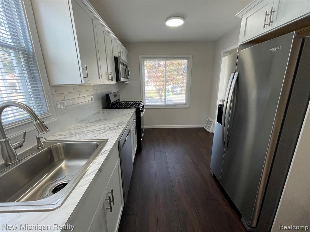 661 White Avenue, Lincoln Park, MI 48146 — Photo 7