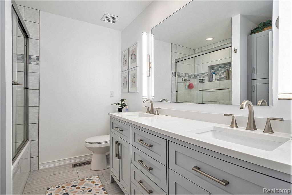 5203 SUNLYN Street, Grand Blanc, MI 48439 — Photo 16