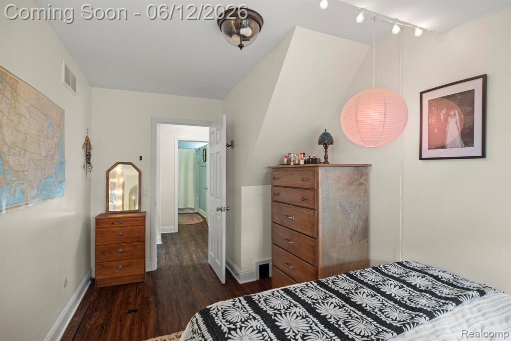 1808 Lombardy, Highland, MI 48356 — Photo 12