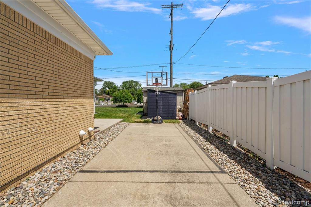 22461 Benjamin Street, Saint Clair Shores, MI 48081 — Photo 52