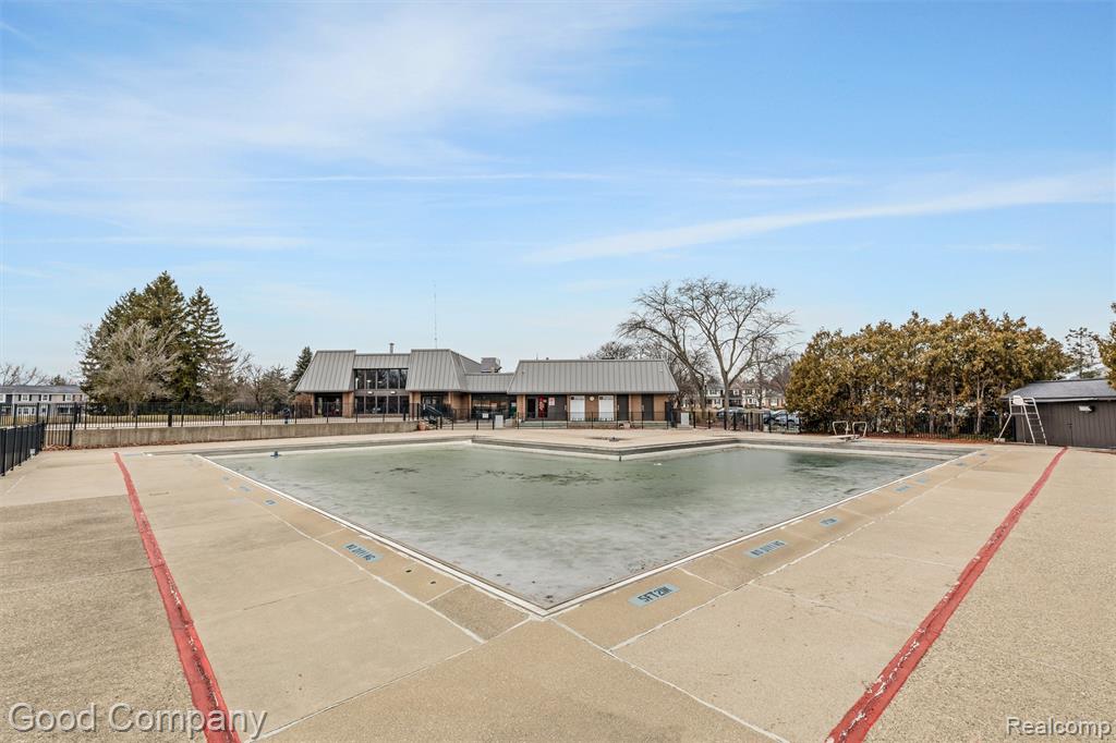 42146 Farragut Court, Northville, MI 48167 — Photo 32