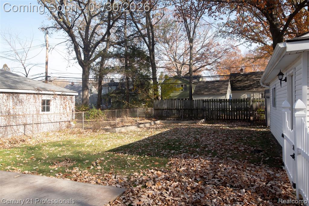 900 N Rembrandt Avenue, Royal Oak, MI 48067 — Photo 6