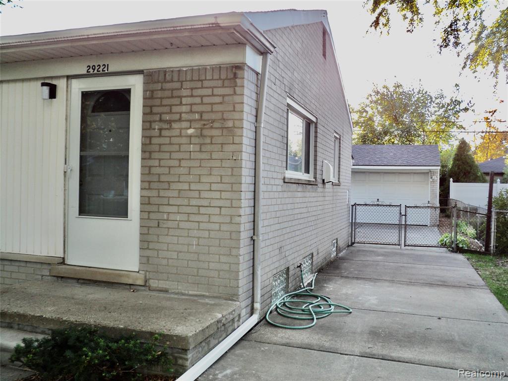29221 Mark Avenue, Madison Heights, MI 48071 — Photo 3