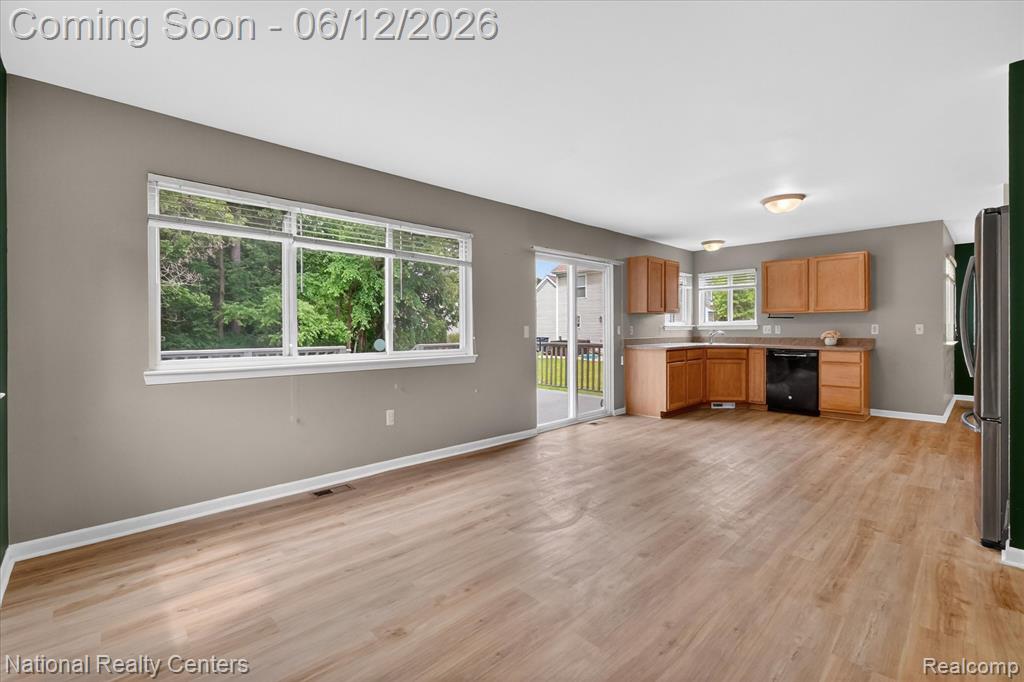 8525 BERKSHIRE Drive, Ypsilanti, MI 48198 — Photo 14