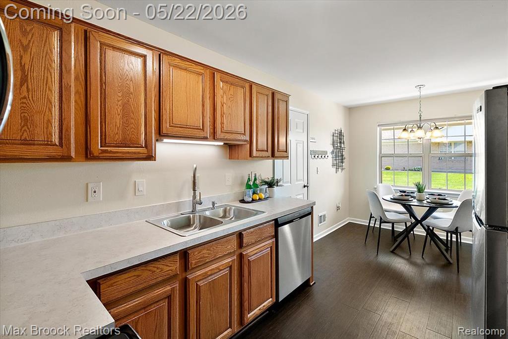 25258 Julianna Drive, Chesterfield, MI — Photo 10