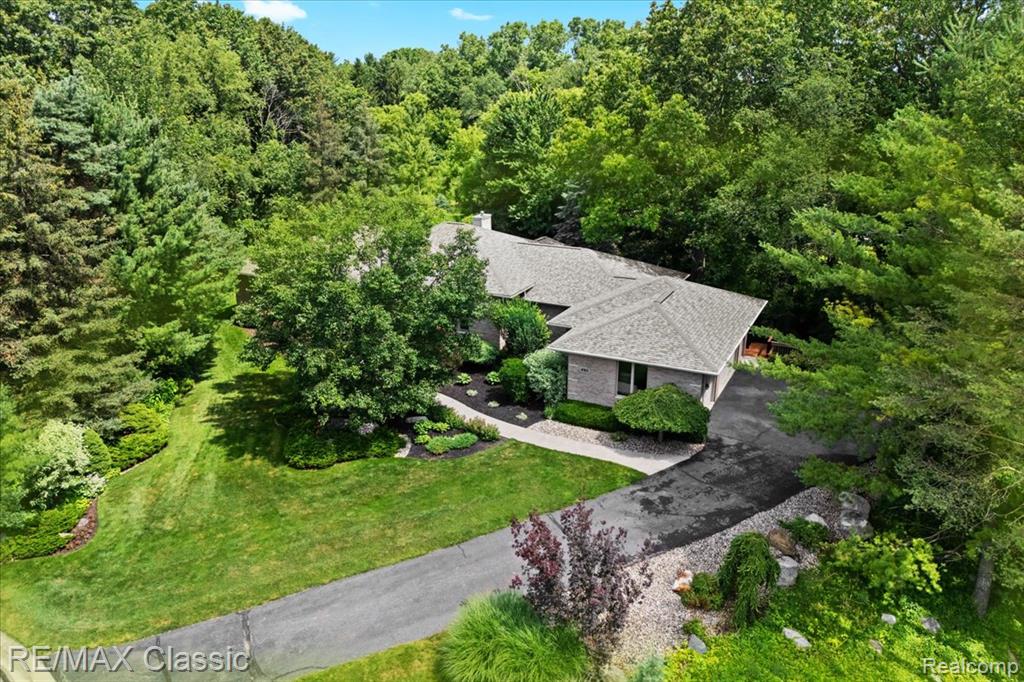 4160 Rolling Pines Court, Commerce Twp, MI 48382 — Photo 2