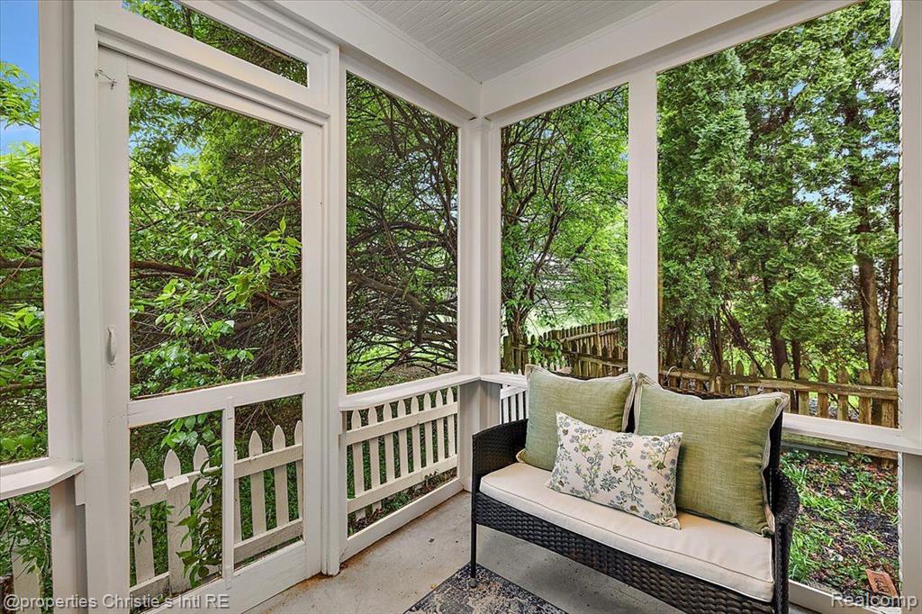 75 Grosse Pointe Blvd, Grosse Pointe Farms, MI 48236 — Photo 8