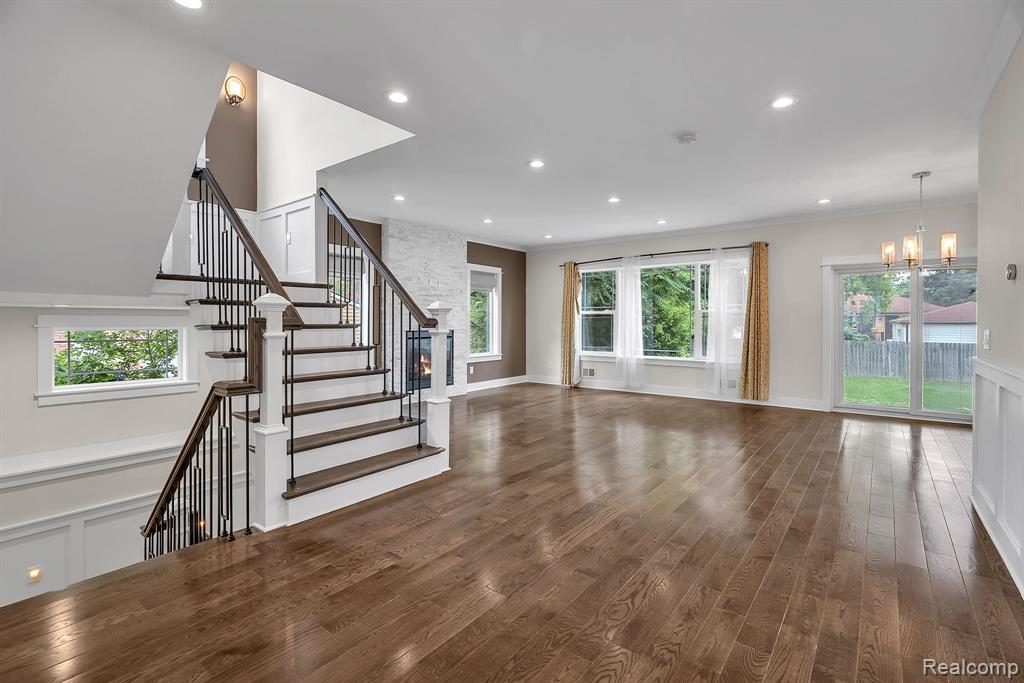 423 Woodlawn Ave, Royal Oak, MI 48073 — Photo 8