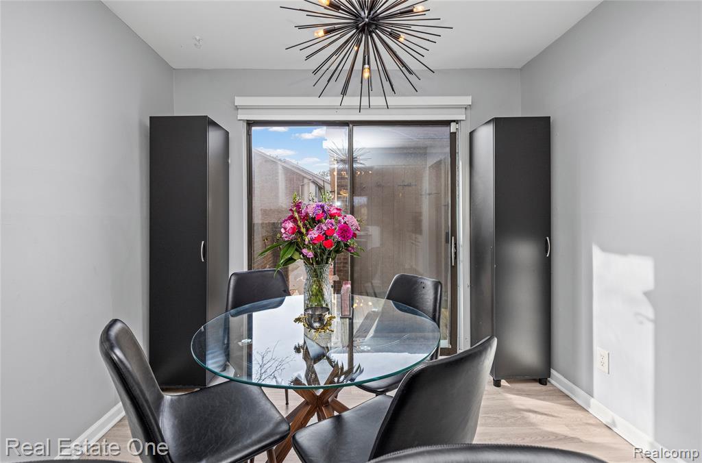 5273 Wright Way E, West Bloomfield, MI — Photo 17