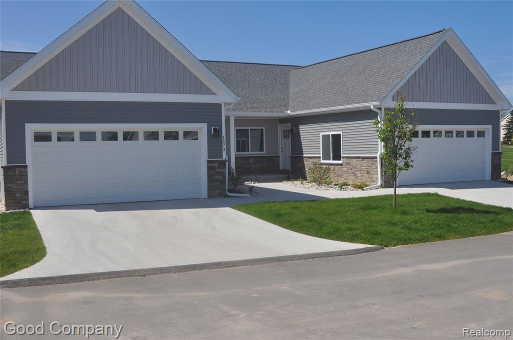 1530 Parmenter Court, 18, Petoskey, MI 49770 — Photo 2