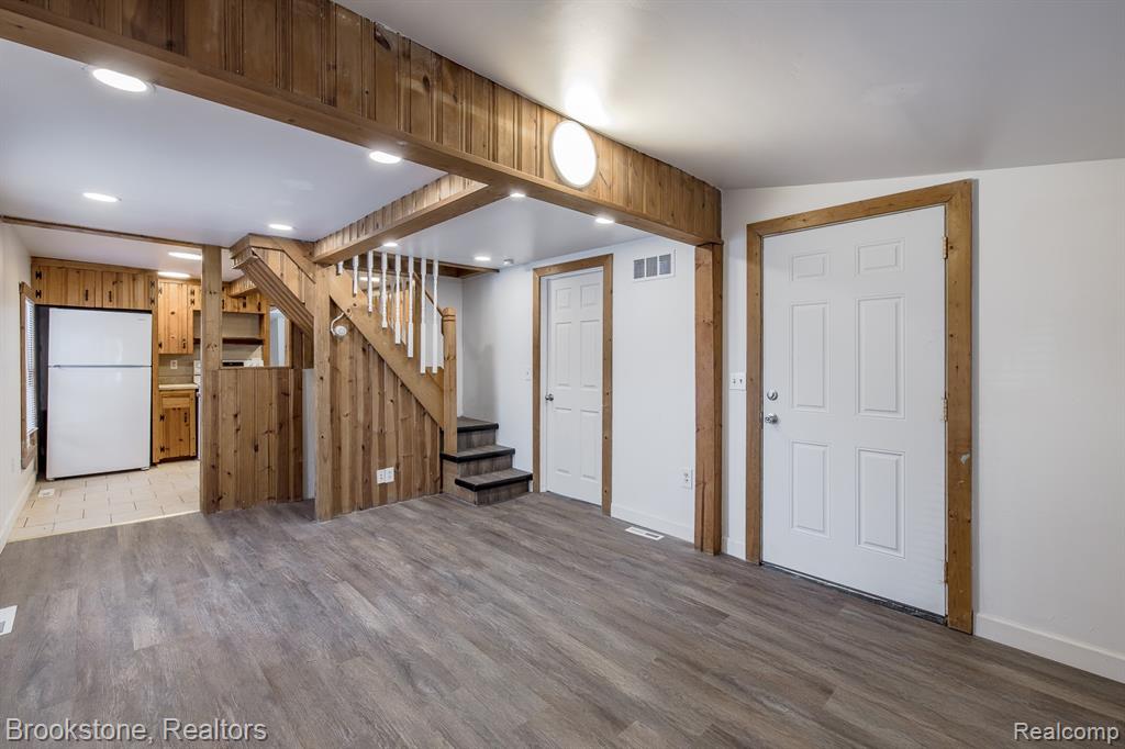 31 Heights Road, Lake Orion, MI 48362 — Photo 15