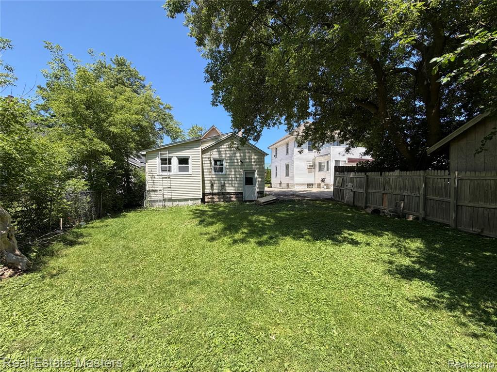 1016 Gillett Street, Port Huron, MI 48060 — Photo 28