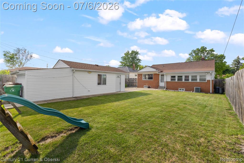 29683 Marquette Street, Garden City, MI — Photo 34