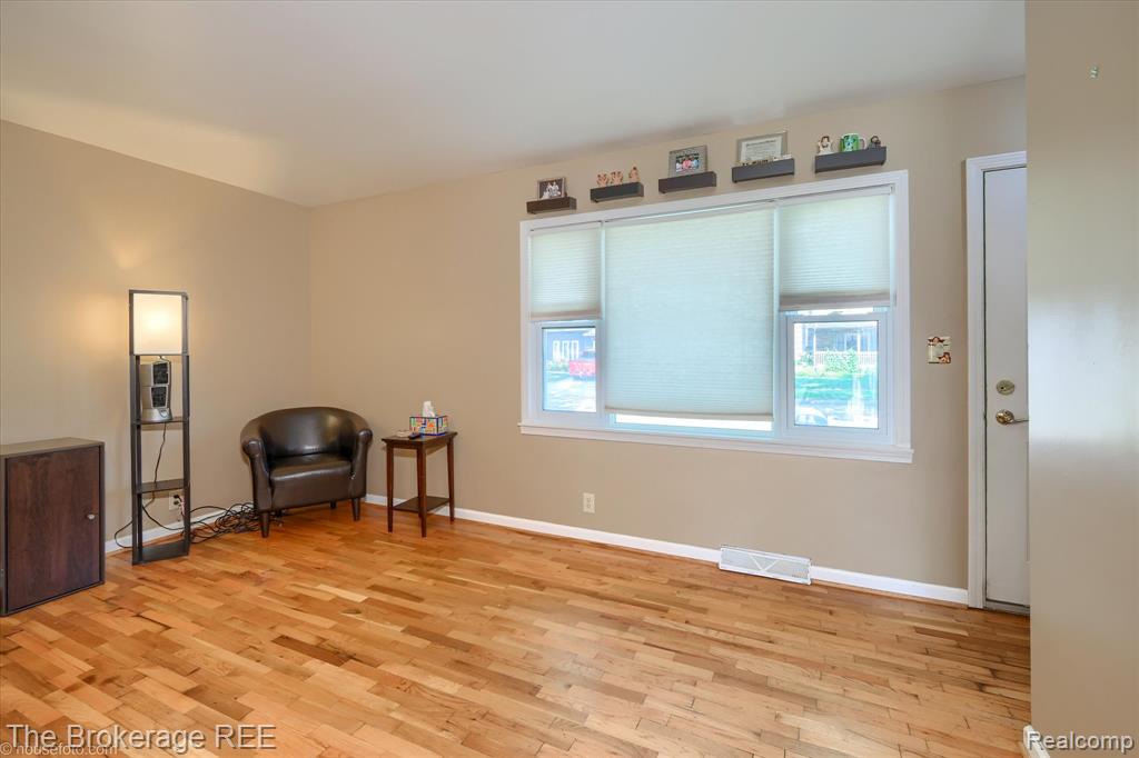 744 W Chelsea Circle, Davison, MI 48423 — Photo 7
