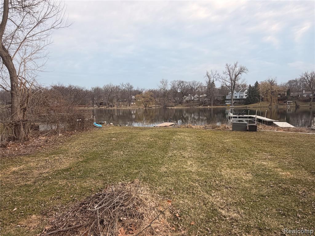 6912 Colony Drive, West Bloomfield, MI 48323 — Photo 11