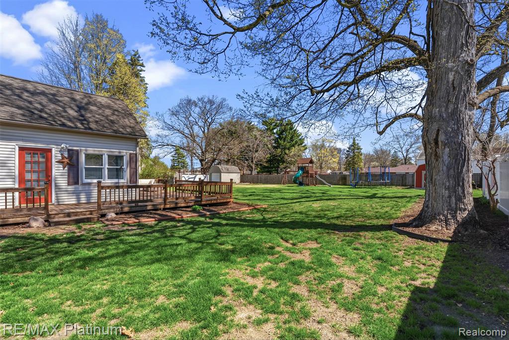 315 S West Street, Fenton, MI 48430 — Photo 38