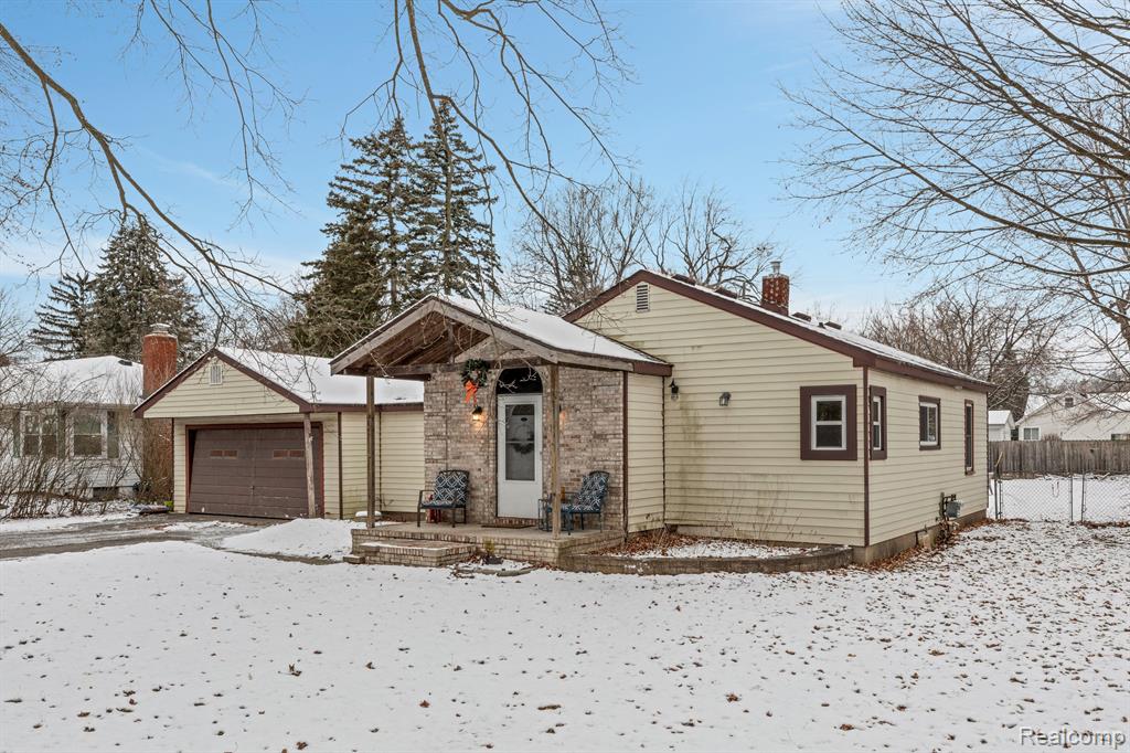 6092 Northrup Drive, Waterford, MI 48329 — Photo 2