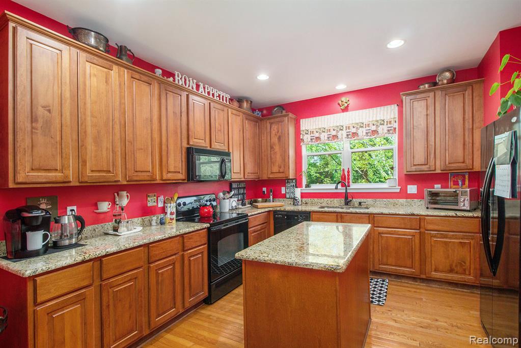 43080 Emerson Way, Novi, MI 48377 — Photo 12