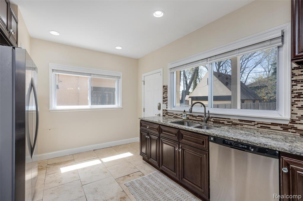 18221 Muirland Rd, Detroit, MI 48221 — Photo 12