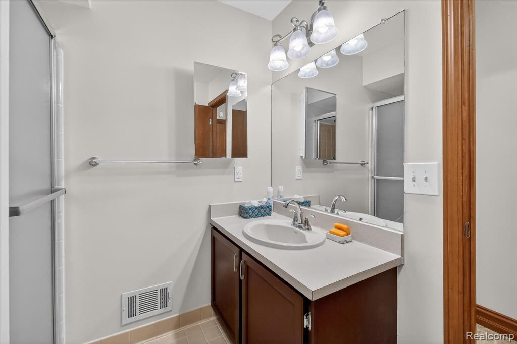 43325 Nebel Trail, Clinton Twp, MI 48038 — Photo 17