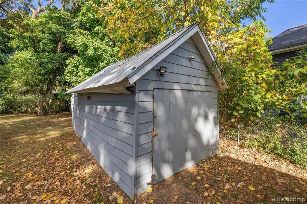 410 S ADAMS Street, Mount Pleasant, MI 48858 — Photo 31