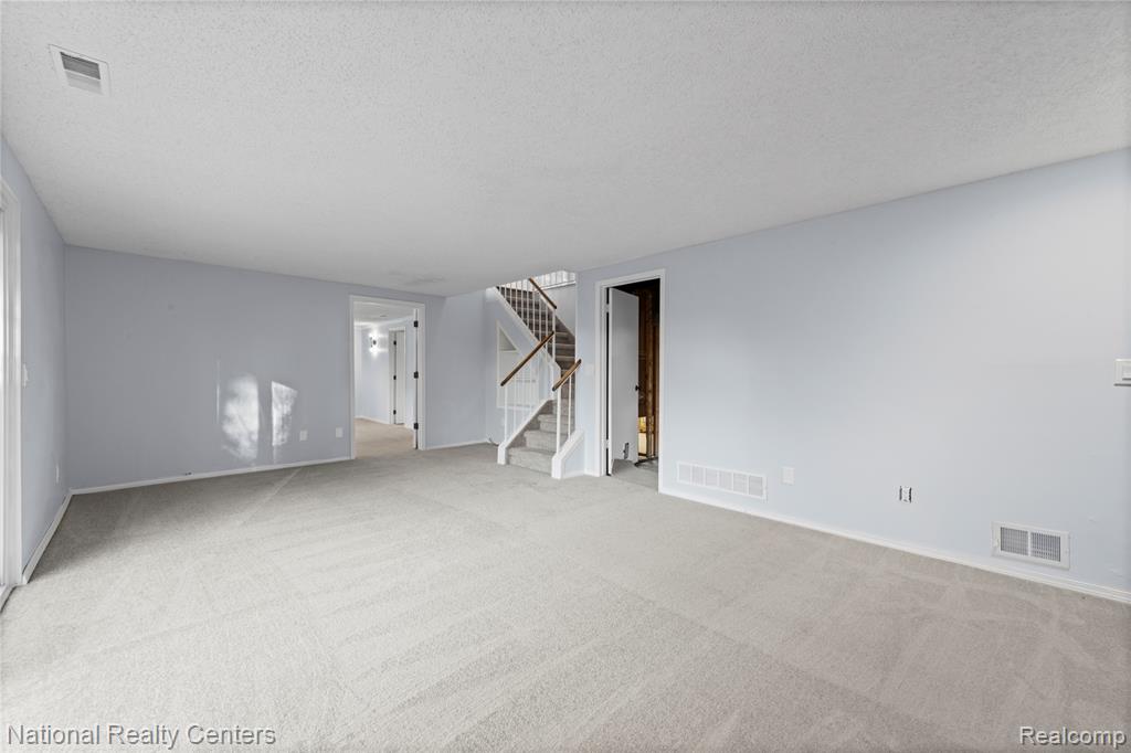 5501 Fox Chase Lane, Clarkston, MI — Photo 22