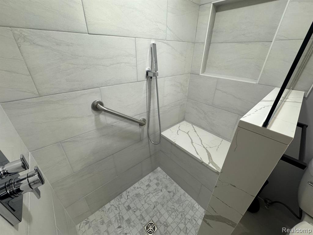 52702 HUNTERS POINTE, Macomb, MI 48042 — Photo 12