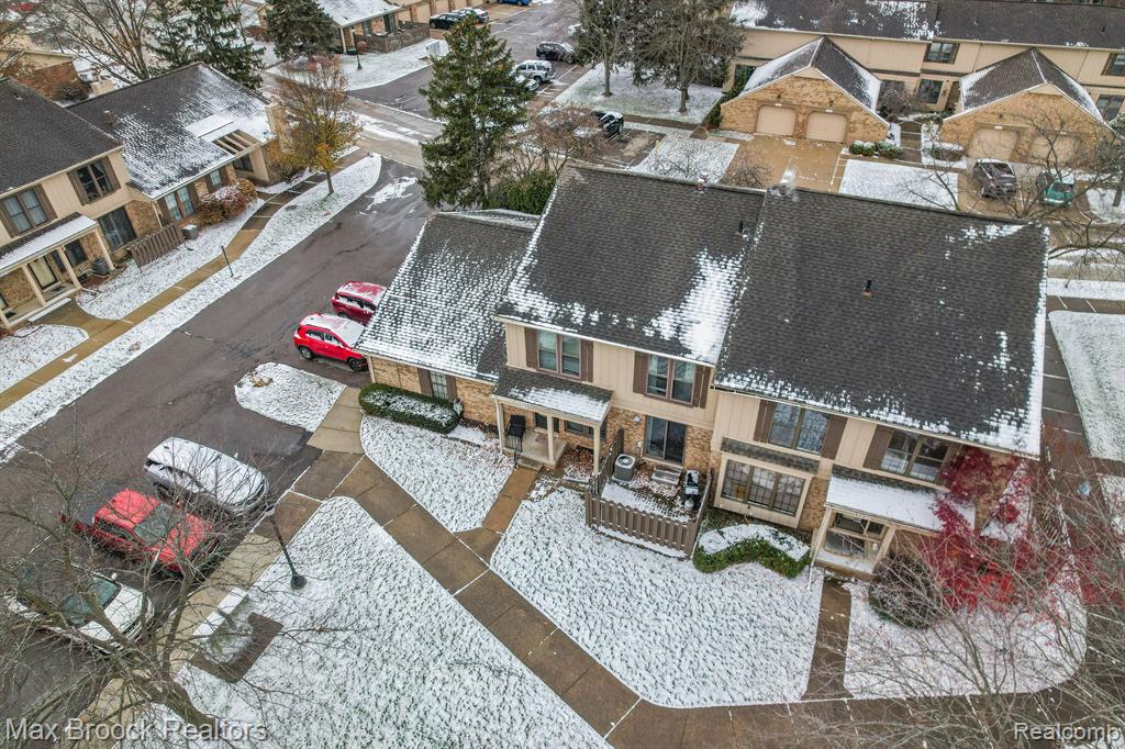 8673 EDGEWATER Lane, Warren, MI 48093 — Photo 21
