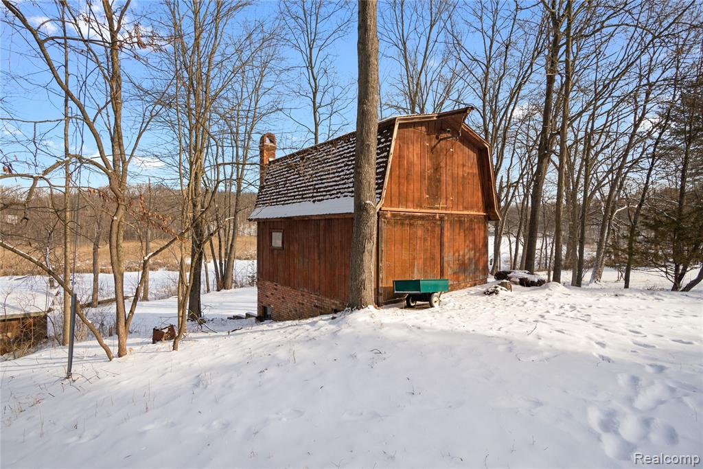 12155 Spencer Road, Milford, MI 48380 — Photo 21