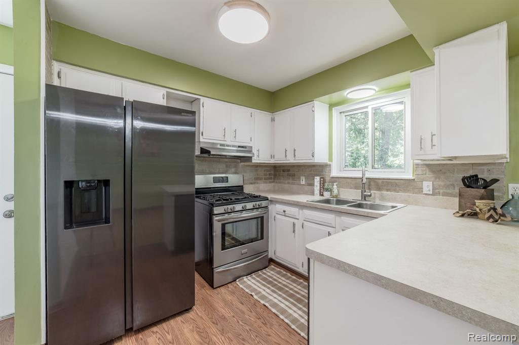 9089 SHERWOOD Drive, Davisburg, MI 48350 — Photo 16