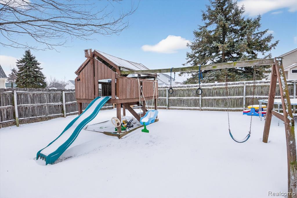 8051 Rose Lane, Goodrich Vlg, MI — Photo 36