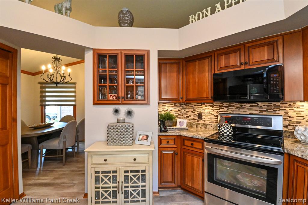 4442 WISTERIA Court, Warren, MI 48092 — Photo 15