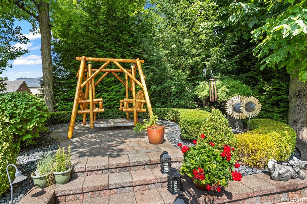 50548 AMBERLEY Boulevard, Canton, MI 48187 — Photo 67