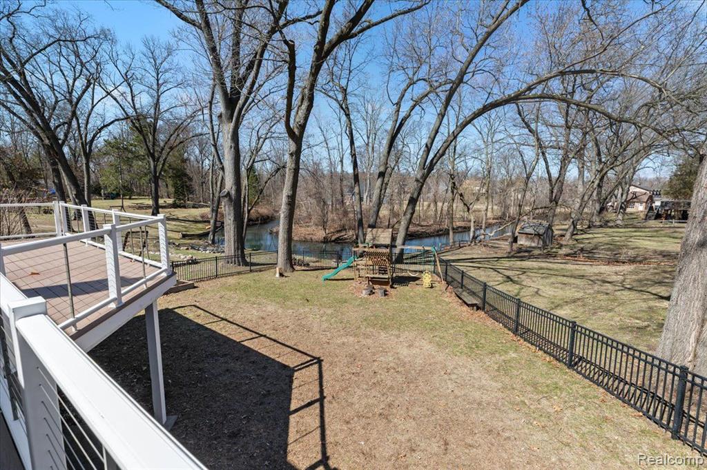 3965 N VANSTONE Drive, Commerce Twp, MI 48382 — Photo 24