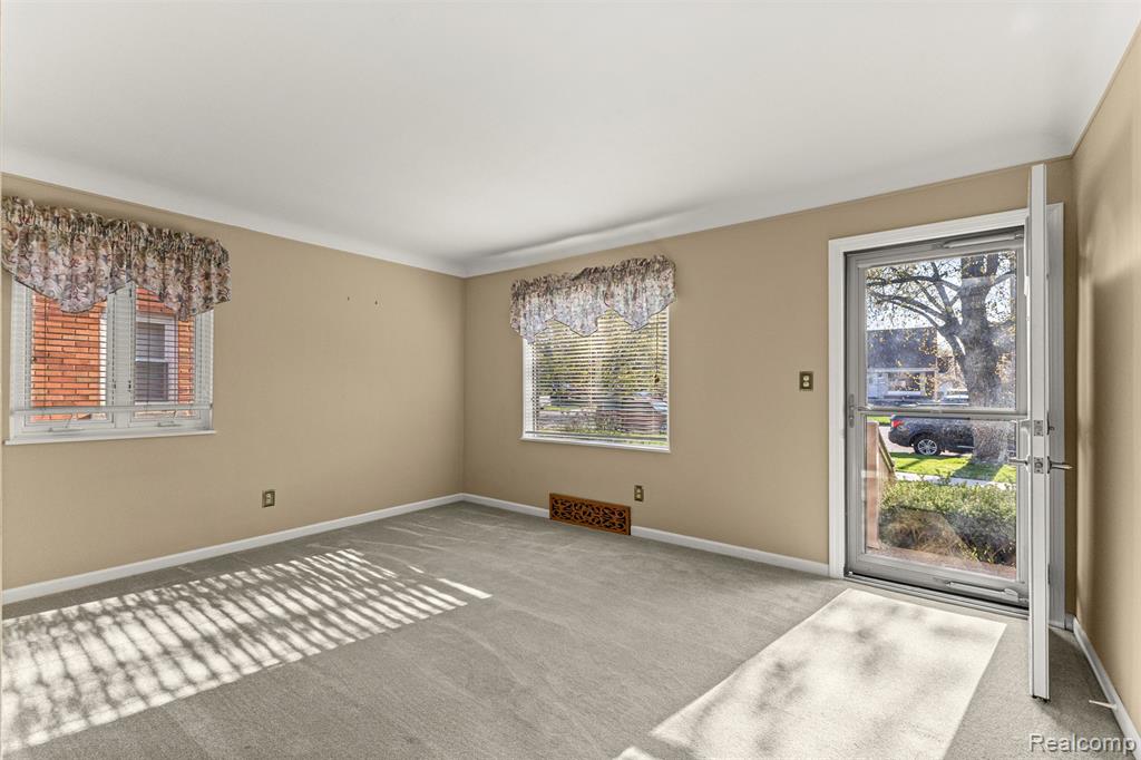9896 Park Avenue, Allen Park, MI 48101 — Photo 4
