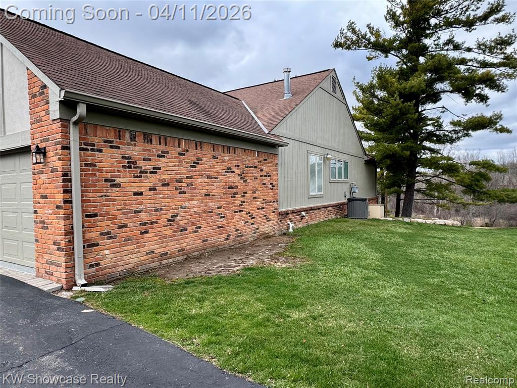 30604 Ramblewood Club Drive, Farmington, MI 48331 — Photo 36