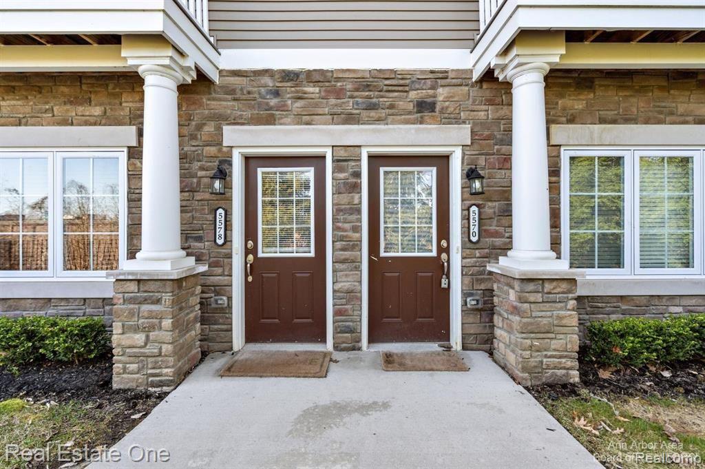 5570 ARBOR CHASE Drive, Ann Arbor, MI 48103 — Photo 2