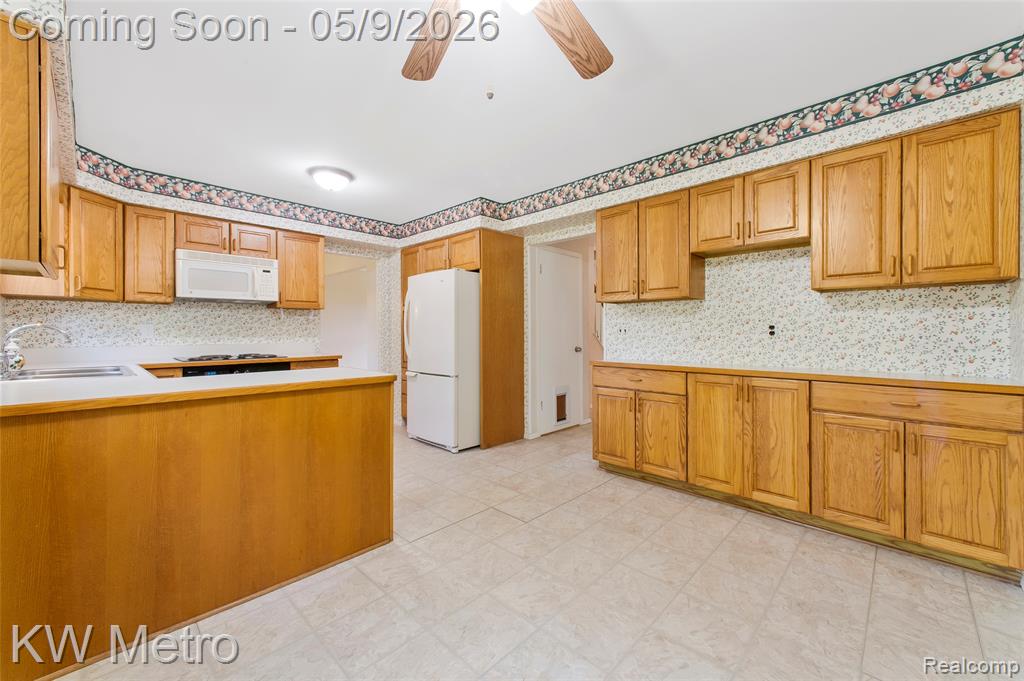 477 Coldiron Drive, Rochester Hills, MI 48307 — Photo 17
