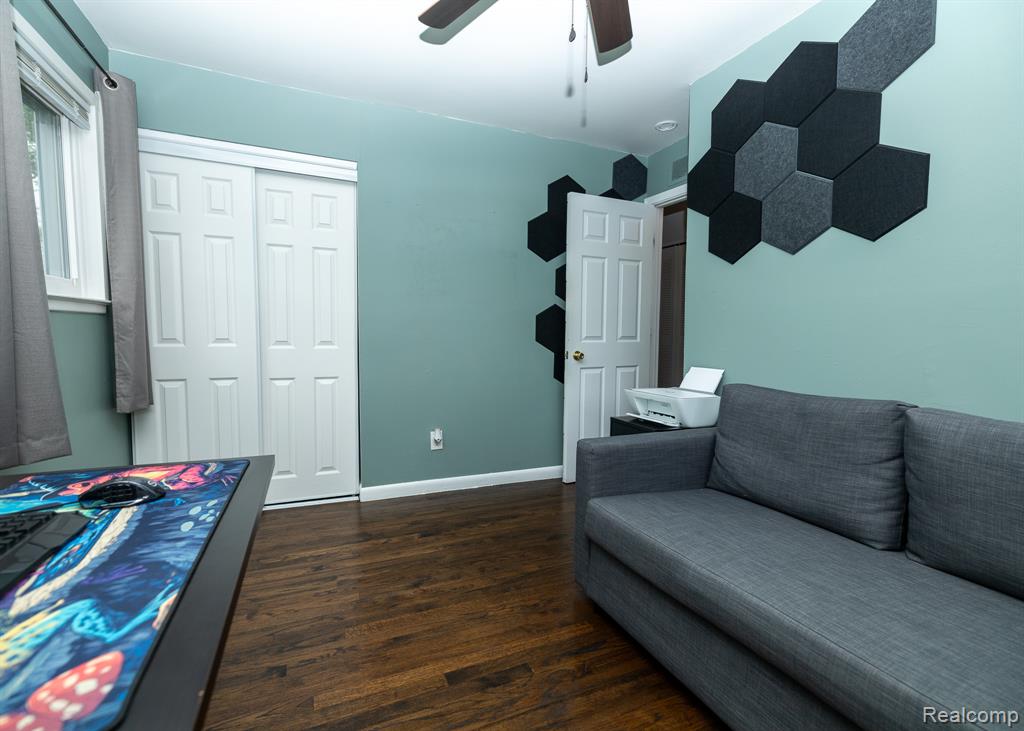 853 E Lincoln Avenue, Madison Heights, MI 48071 — Photo 19