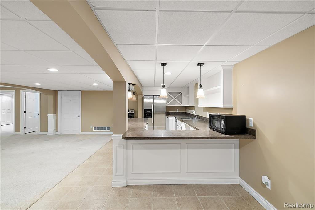 49763 Decker Drive, Shelby Twp, MI 48317 — Photo 40
